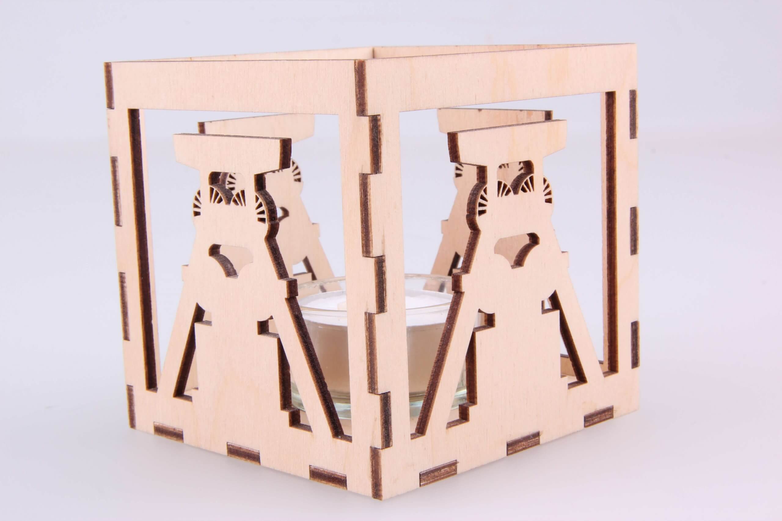 Windlicht Förderturm Birke natur, mit Glaszylinder und Teelicht